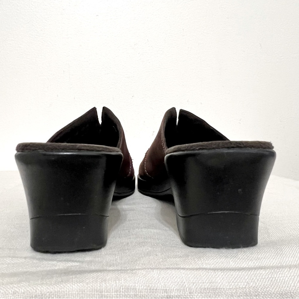 Clark’s Brown Nubuck Leather Mules Slip On Wedge Shoes Comfy Casual Cottagecore - Picture 8 of 10